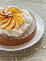 {Giveaway}:Lazy Summer, Iced Tea and Peach Almond Cake