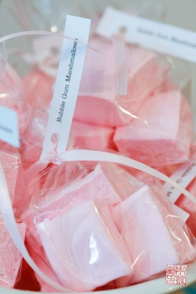 Bubblegum marshmallows - Bake sale tips at dessertfirstgirl.com
