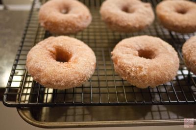 cinnamon sugar cake donuts