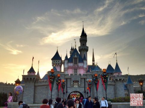 hong kong disneyland