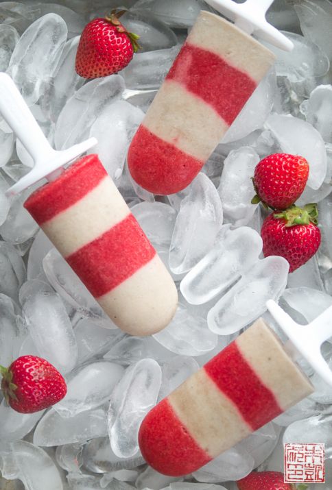 strawberry banana creamsicles over ice