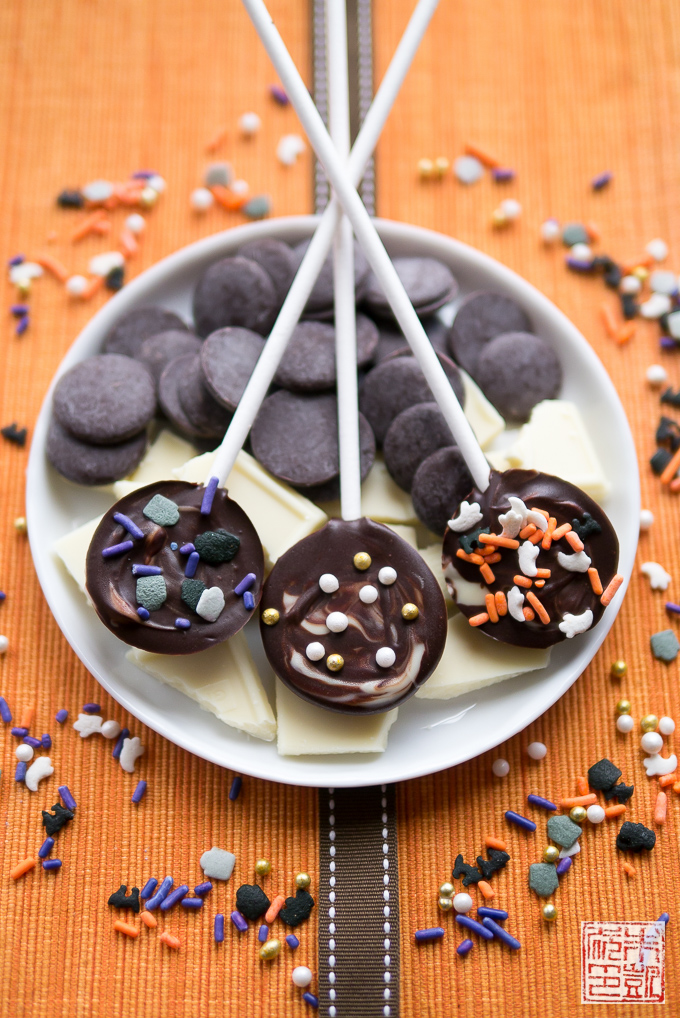 https://dessertfirstgirl.com/images/2015/09/halloween-chocolate-lollipops-2.jpg