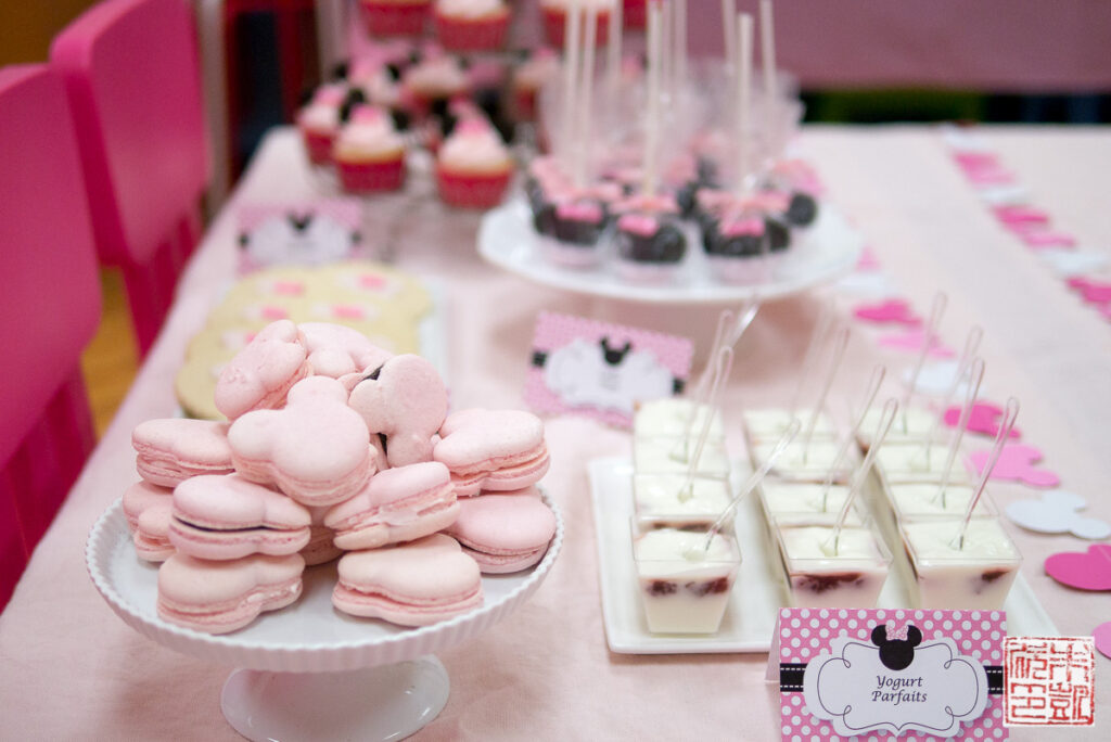 Minnie Mouse Dessert Table