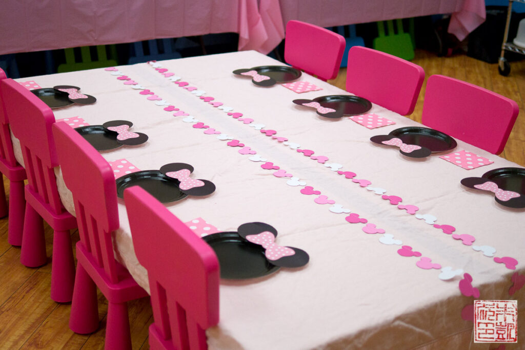 Minnie Mouse Table Setting