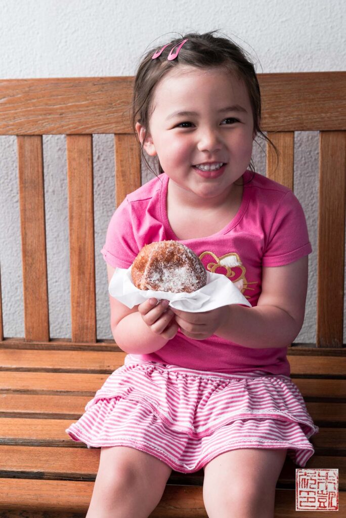 leonards-bakery-malasada