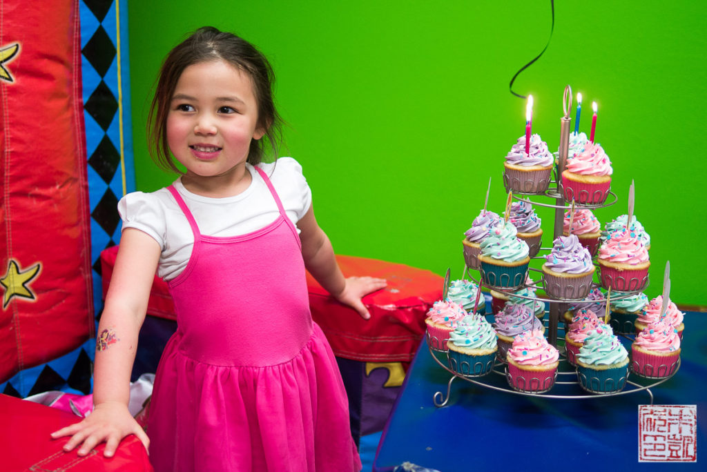 Superhero Girl Cupcakes birthday girl