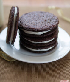 chocolate wafer cookies with lemon cream