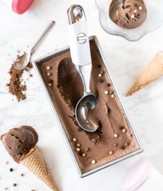 chocolate-gelato-flatlay